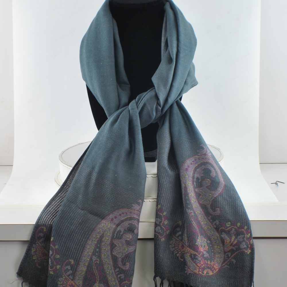 woman wrap - Picture 3 of 4